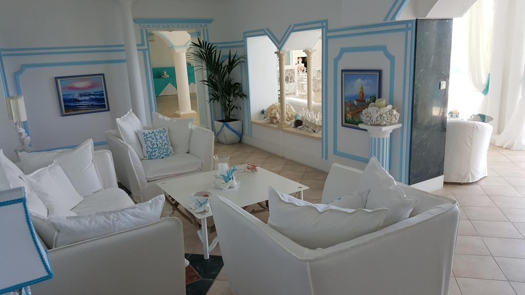 Hotel La Calanque 4*